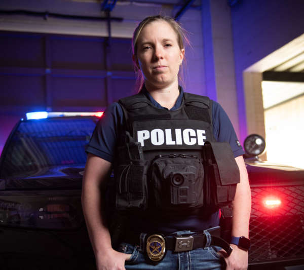 safe fleet law enforcement body worn camera police woman 600x533