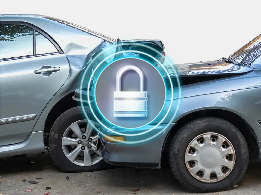 A car collision with a security lock icon, illustrating the GD09's instant event alerts and secure cloud storage.